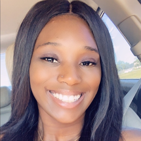 Meet your Posher, Alexis - Picture 1 of 1